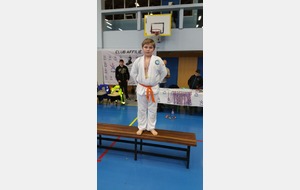 56b2753881ce2_maxence.jpg